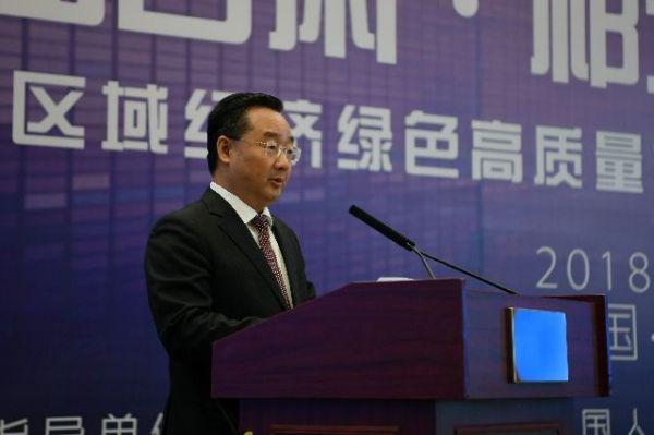 甘肃省委副书记、省长唐仁健在开幕式上致辞。新华社记者 范培珅 摄